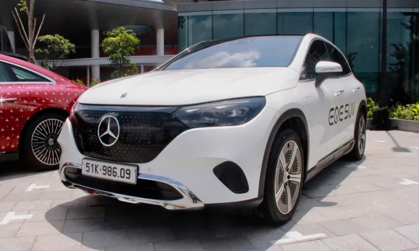 Mercedes EQE SUV 2023