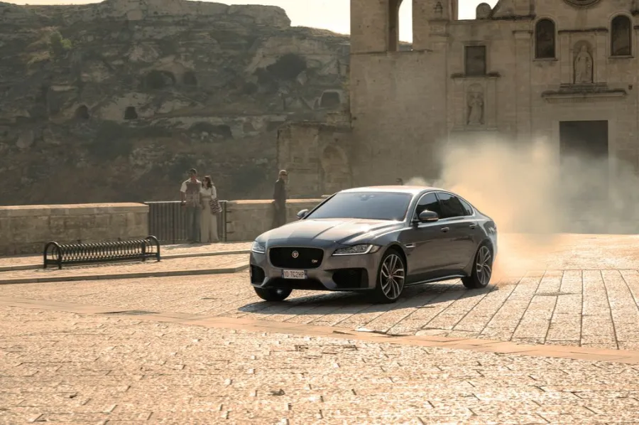 Jaguar xf 2021 - 4