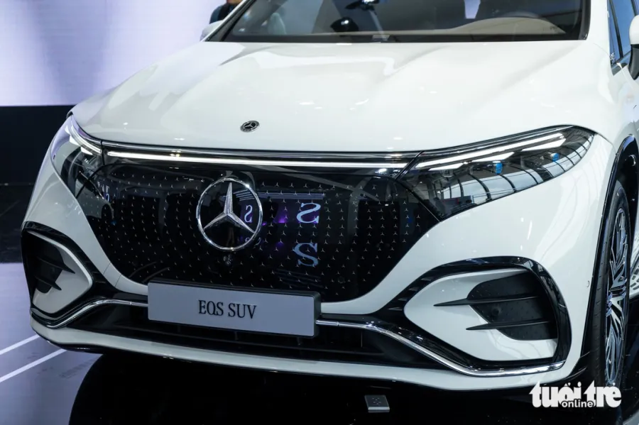 Mercedes eqs suv 2023 - 15