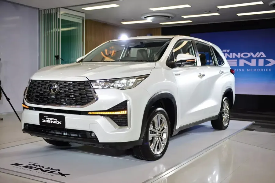 Toyota innova cross 2023 - 1