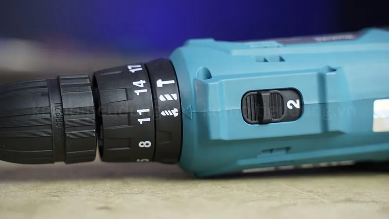 Máy khoan búa và vặn vít makita 10mm hp0300 - 4