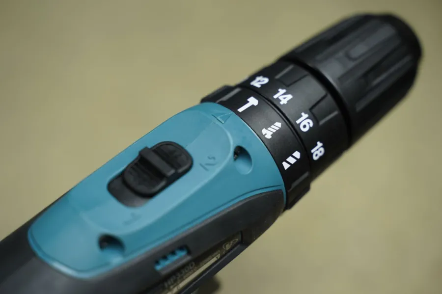 Máy khoan búa vặn vít dùng pin makita hp330dwe 108v - 2