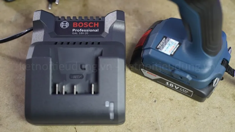 Máy vặn vít dùng pin bosch gdr 180-li 18v - 8