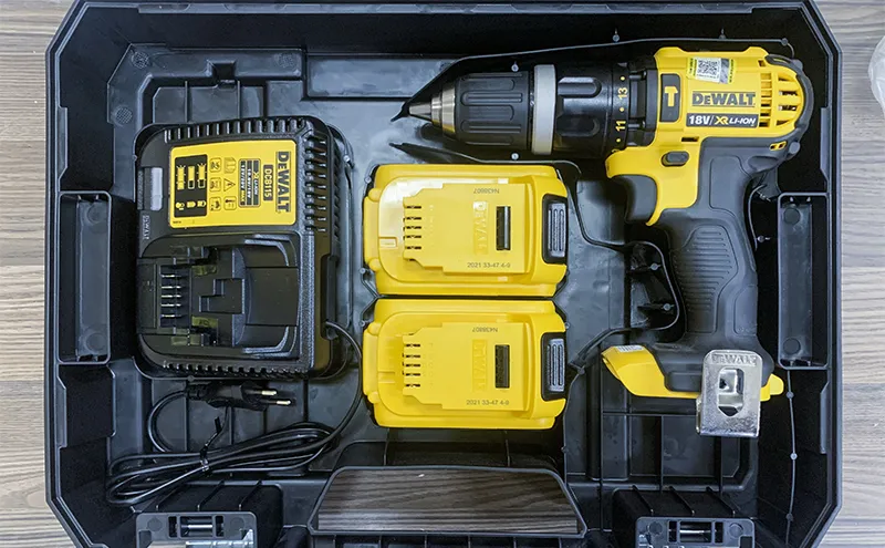 Máy khoan búa chạy pin dewalt dcd785d2 18v - 1