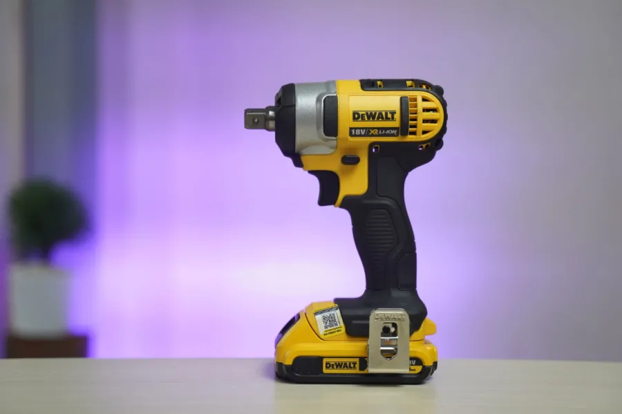 Máy vặn bu lông động lực pin 18v dewalt dcf880d2 - 2