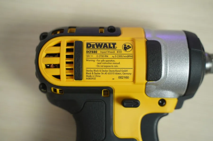 Máy vặn bu lông động lực pin 18v dewalt dcf880d2 - 3