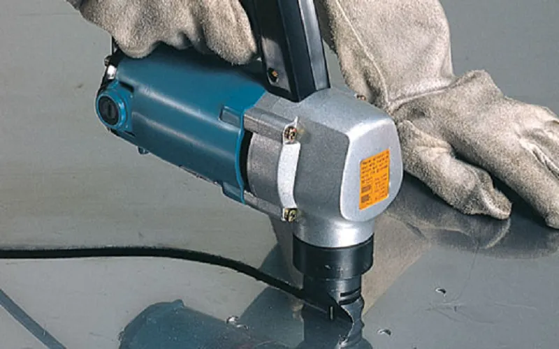 Máy cắt tôn 710w dca ajj32 32mm - 2