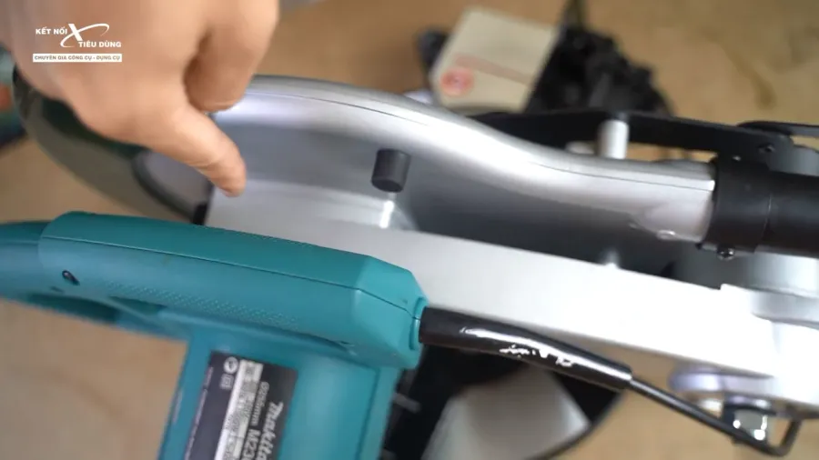 Máy cắt nhôm makita m2300b 255mm - 3