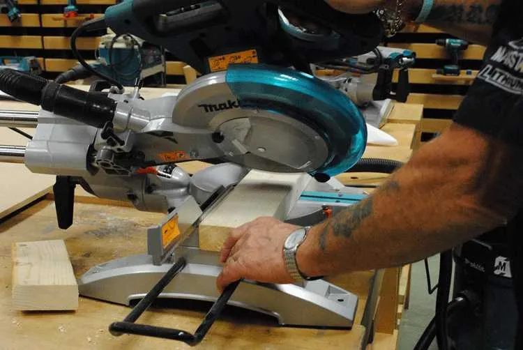 Máy cưa đa góc trượt makita ls1219l 305mm - 2