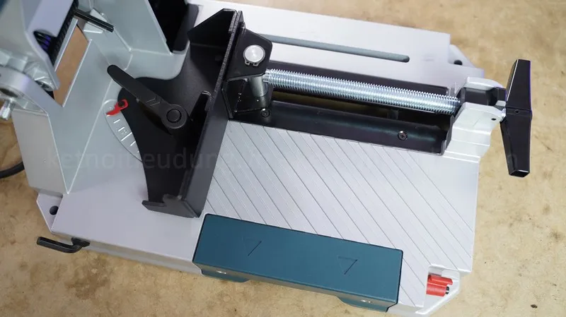 Máy cắt sắt inox lưỡi hợp kim bosch gcd 12 jl - 7