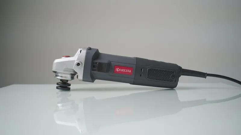 Máy mài góc cầm tay 900w kyocera ag1000 - 3