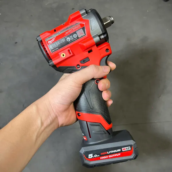 Máy siết bu lông 12 inch milwaukee m12 fiw2f12 - 4
