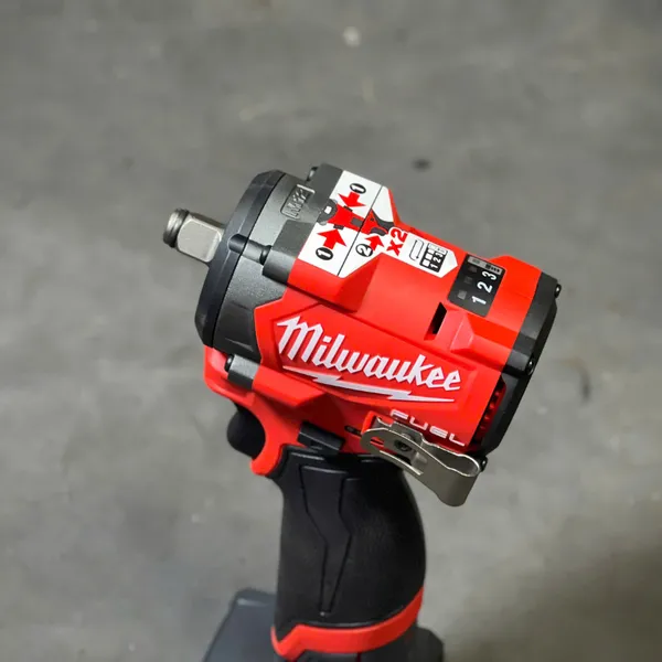 Máy siết bu lông 12 inch milwaukee m12 fiw2f12 - 5