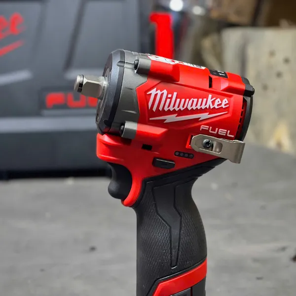 Máy siết bu lông 12 inch milwaukee m12 fiw2f12 - 8