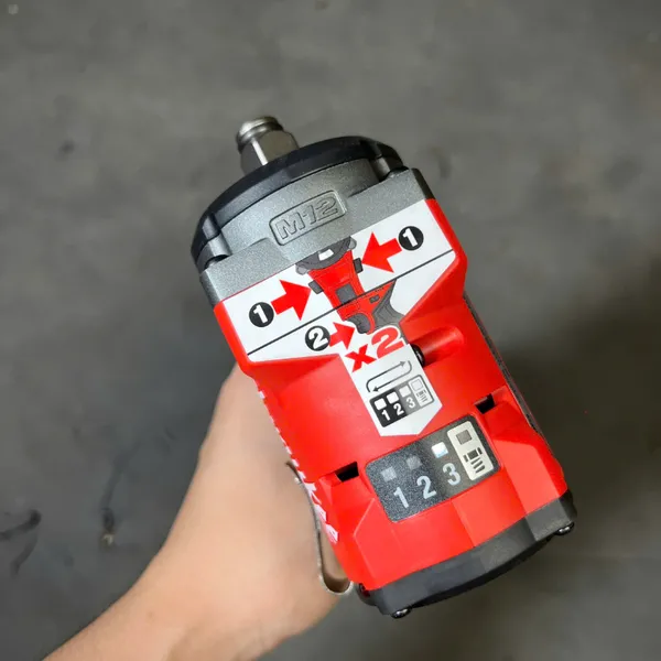 Máy siết bu lông 12 inch milwaukee m12 fiw2f12 - 9